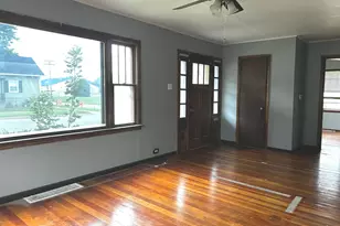 610 5th St, Mendota, IL 61342 - Photo 5