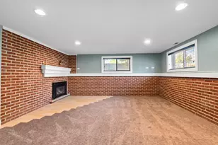 389 W Evergreen Ln, Elmhurst, IL 60126 - Photo 9