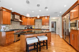 389 W Evergreen Ln, Elmhurst, IL 60126 - Photo 5