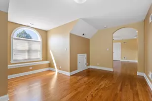 389 W Evergreen Ln, Elmhurst, IL 60126 - Photo 17