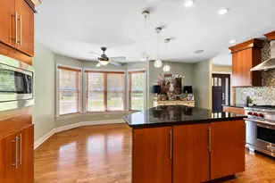 389 W Evergreen Ln, Elmhurst, IL 60126 - Photo 7