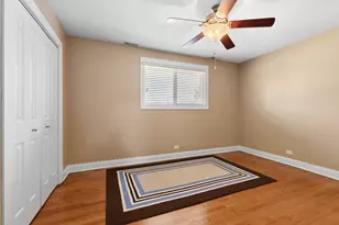389 W Evergreen Ln, Elmhurst, IL 60126 - Photo 13