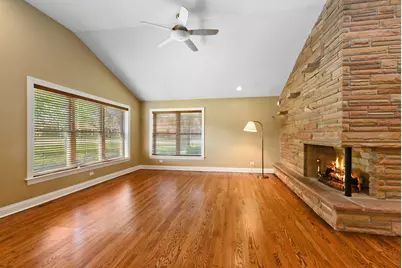 389 W Evergreen Lane, Elmhurst, IL 60126 - Photo 3