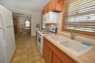 1104 N 29th Rd, Utica, IL 61373 - Photo 5