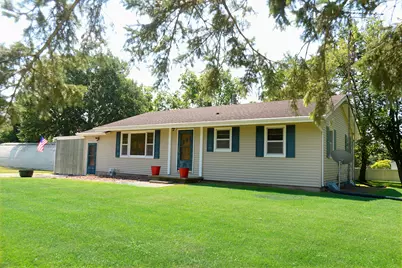 1104 N 29th Road, Utica, IL 61373 - Photo 1