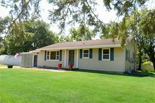1104 N 29th Rd, Utica, IL 61373 - Photo 1
