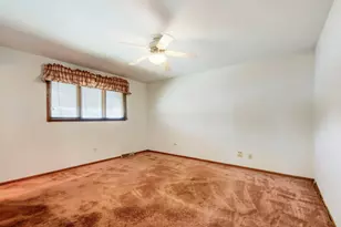 10300 S Central Park Ave, Chicago, IL 60655 - Photo 17
