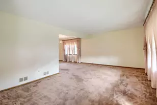 10300 S Central Park Ave, Chicago, IL 60655 - Photo 7
