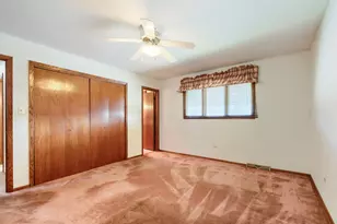 10300 S Central Park Ave, Chicago, IL 60655 - Photo 15