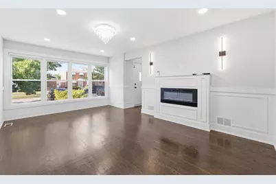 657 E 100th Place, Chicago, IL 60628 - Photo 3