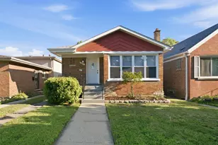 657 E 100th Pl, Chicago, IL 60628 - Photo 1