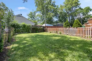 500 Cherry Cir, Glenview, IL 60025 - Photo 15