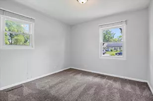 500 Cherry Cir, Glenview, IL 60025 - Photo 7