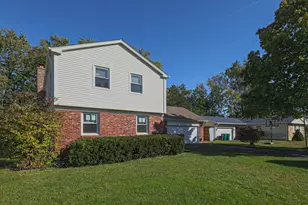650 Wyngate Ln, Buffalo Grove, IL 60089 - Photo 1