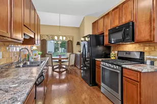 515 N Frieh Dr, Romeoville, IL 60446 - Photo 9