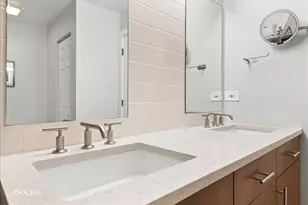 708 Citadel Dr, Westmont, IL 60559 - Photo 25