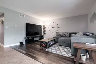 151 E Janata Blvd, Lombard, IL 60148 - Photo 5