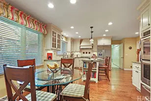 1426 Woodhill Dr, Northbrook, IL 60062 - Photo 9