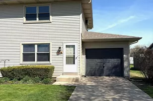 724 Oakton Rd, Montgomery, IL 60538 - Photo 1