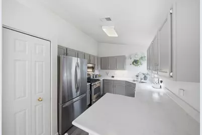 97 Shorewood Drive, Glendale Heights, IL 60139 - Photo 5