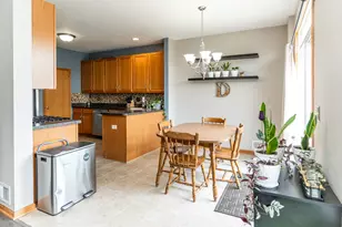 1128 Heron Cir, Joliet, IL 60431 - Photo 7