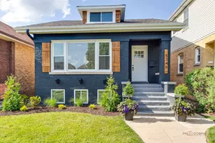 5748 W Eastwood Ave, Chicago, IL 60630 - Photo 1