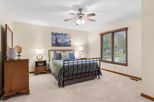 1361 Sussex Rd, Naperville, IL 60540 - Photo 15
