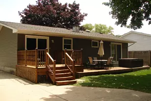514 Garnett Ave, Winthrop Harbor, IL 60096 - Photo 3