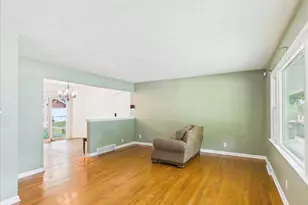 4315 Dempster Ave, Rockford, IL 61108 - Photo 7