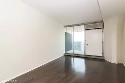 300 N State Street #5517, Chicago, IL 60654 - Photo 7