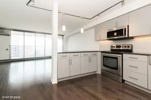 300 N State St, Chicago, IL 60654 - Photo 3