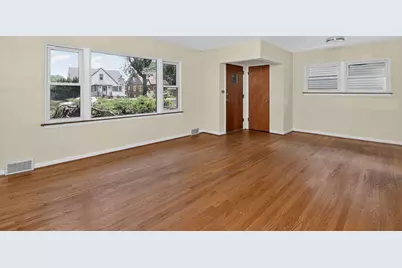 248 N Princeton Avenue, Villa Park, IL 60181 - Photo 3