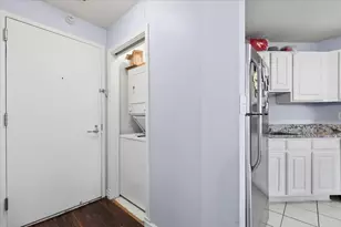 545 N Dearborn St, Chicago, IL 60610 - Photo 13