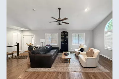 3103 W Greenfield Drive, Freeport, IL 61032 - Photo 9