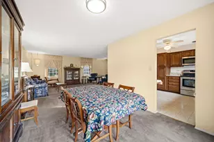 12 Regent Ct, Buffalo Grove, IL 60089 - Photo 9