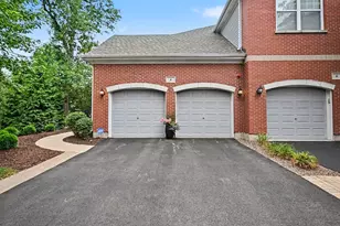 4 Lakebreeze Ct, Lake Zurich, IL 60047 - Photo 1