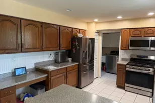 1410 Margate Dr, Buffalo Grove, IL 60089 - Photo 9