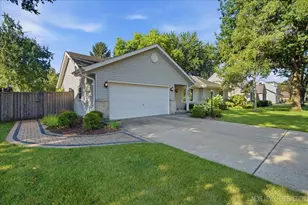 708 E Coady Dr, Minooka, IL 60447 - Photo 3