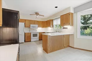 708 E Coady Dr, Minooka, IL 60447 - Photo 7