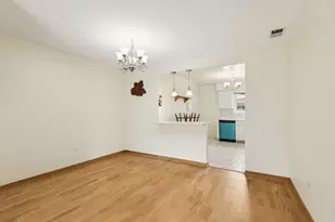 702 Cobblestone Cir, Glenview, IL 60025 - Photo 7