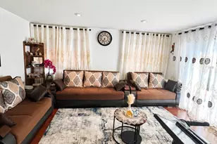 1738 Newport St, Glendale Heights, IL 60139 - Photo 9