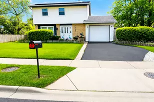 1738 Newport St, Glendale Heights, IL 60139 - Photo 1