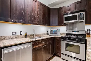 939 W Huron St, Chicago, IL 60642 - Photo 7