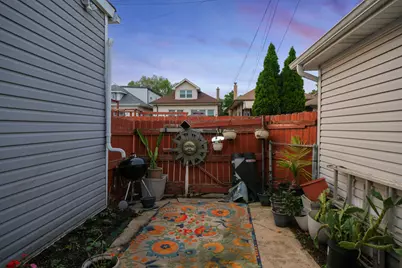 5438 W Melrose Street, Chicago, IL 60641 - Photo 37