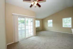 2017 Silverstone Dr, Carpentersville, IL 60110 - Photo 5