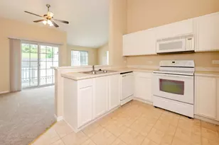 2017 Silverstone Dr, Carpentersville, IL 60110 - Photo 9