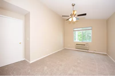 2017 Silverstone Drive #2017, Carpentersville, IL 60110 - Photo 17