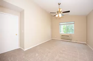 2017 Silverstone Dr, Carpentersville, IL 60110 - Photo 17