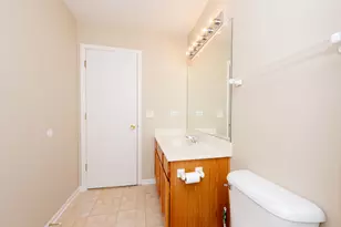 2017 Silverstone Dr, Carpentersville, IL 60110 - Photo 15