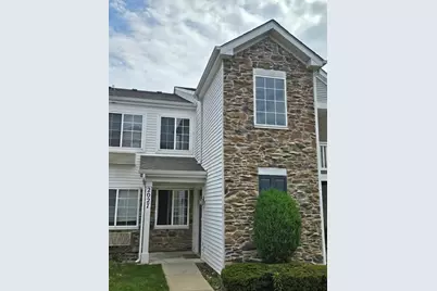 2027 Silverstone Drive #2027, Carpentersville, IL 60110 - Photo 1